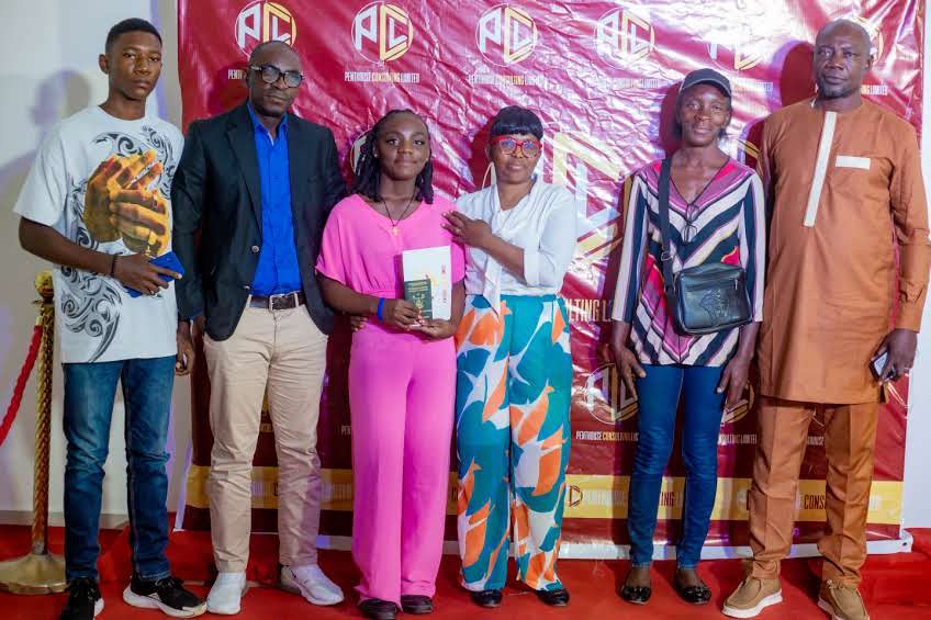 Education-Penthouse Consuting Limited (PHC) : encore 60  boursiers en partance pour la chine